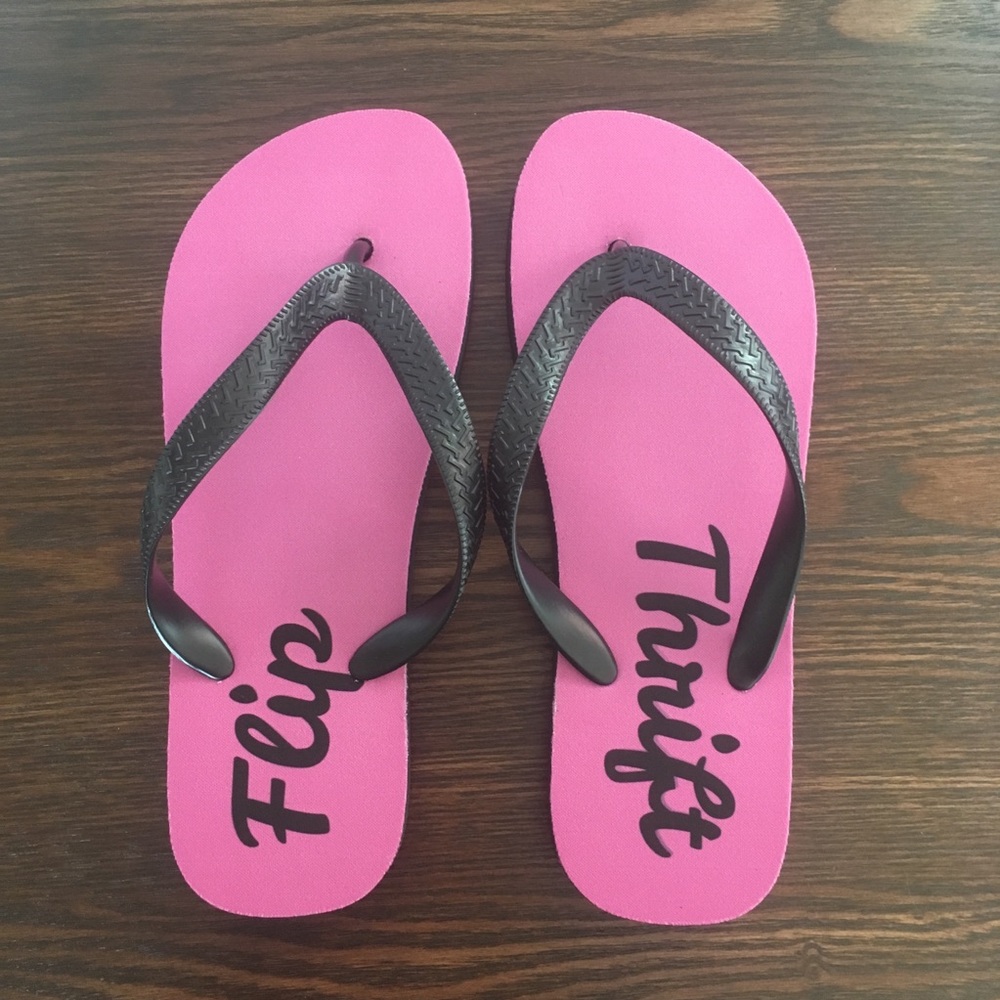 Flip Thrift Flip Flops | Size Small | Size 7-8